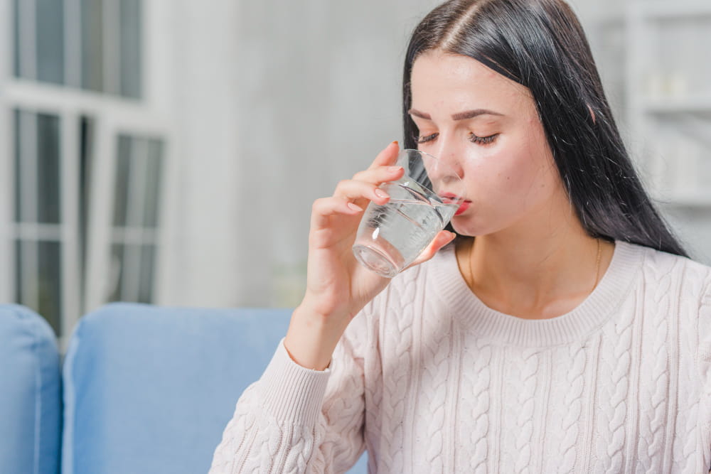 benefits of drinking warm water in the morning